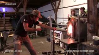 making a replica of a 17th century mouth blown glass drinkhorn by Marc Barreda and Geir Nustad
