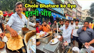 Maheshwari ji ke Kulhad wale Chole Bhature 😋 इनके आने से पहले ही लग जाता है  customers ka rush 😋