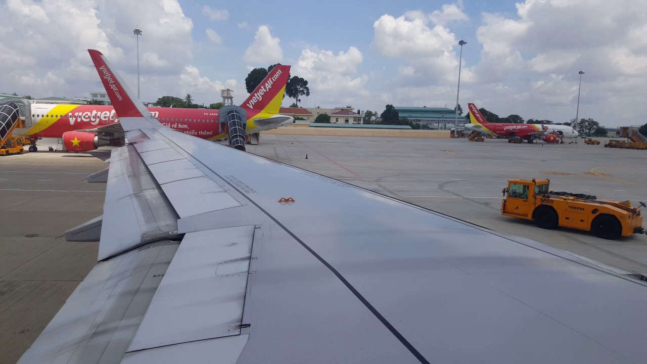 VN-A658 HCMC - KUL 220517 Engine Startup