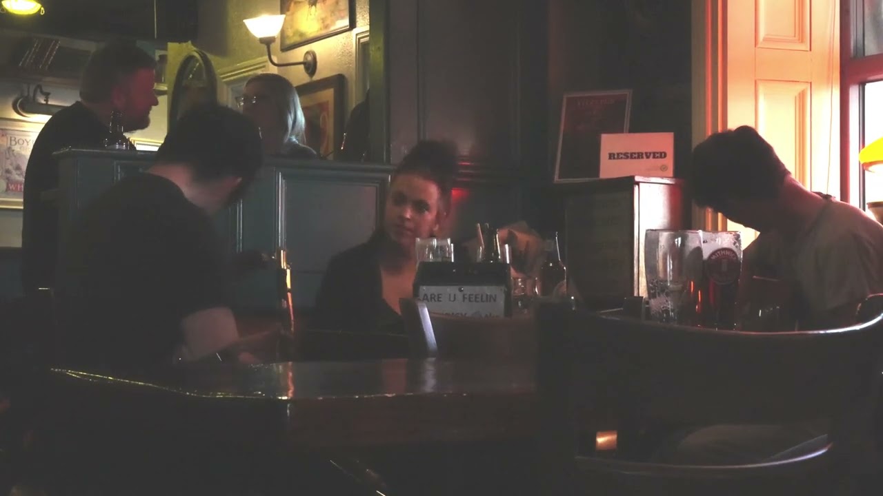 Aoíbheann Murphy and friends, Irish Traditional Music Fitz’s Pub, Doolin, Ireland Part 2