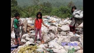 children living on the garbage