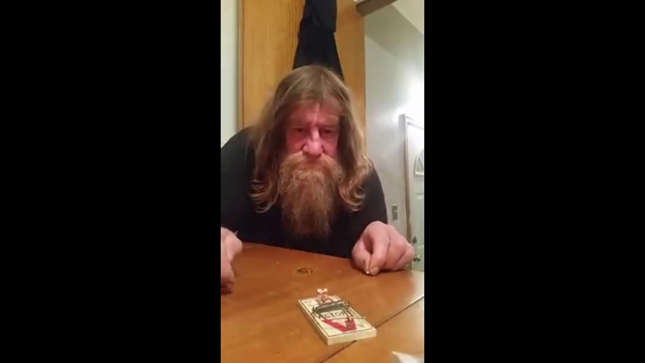 OLD GUY GETS REKT BY MOUSE TRAP