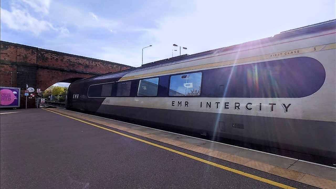 The great sound of a slightly rattly QSK19! Full throttle Class 222 departure - Departure -