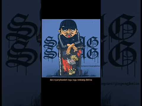 Senyumnya lepas banget