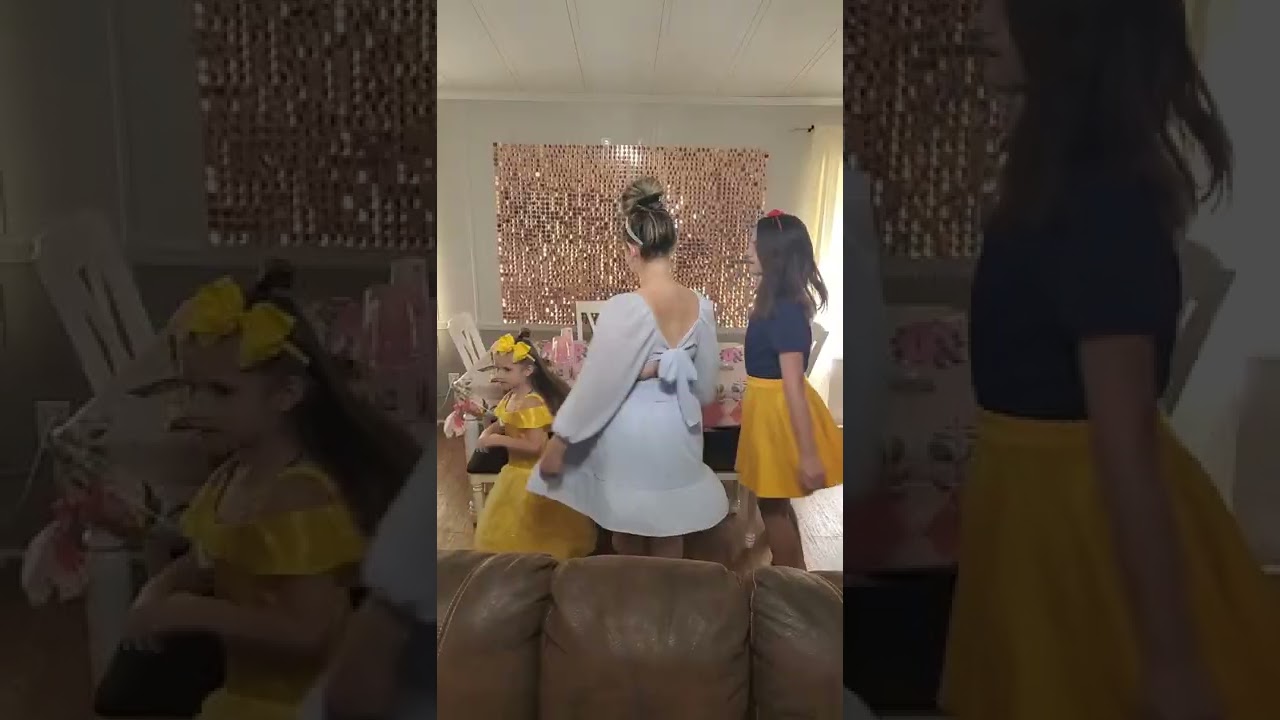 Princess Belle, Cinderella and Snow White showed up for the party! 🧁