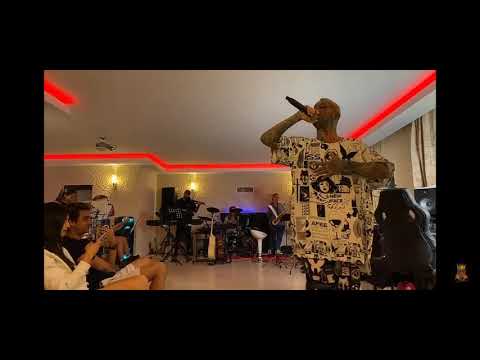 اجرای زنده و لایو آهنگ گدایی از تتلو پارت دو