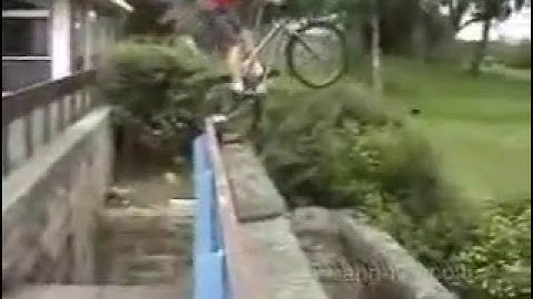 Awesome Bike Tricks from www metacafe com