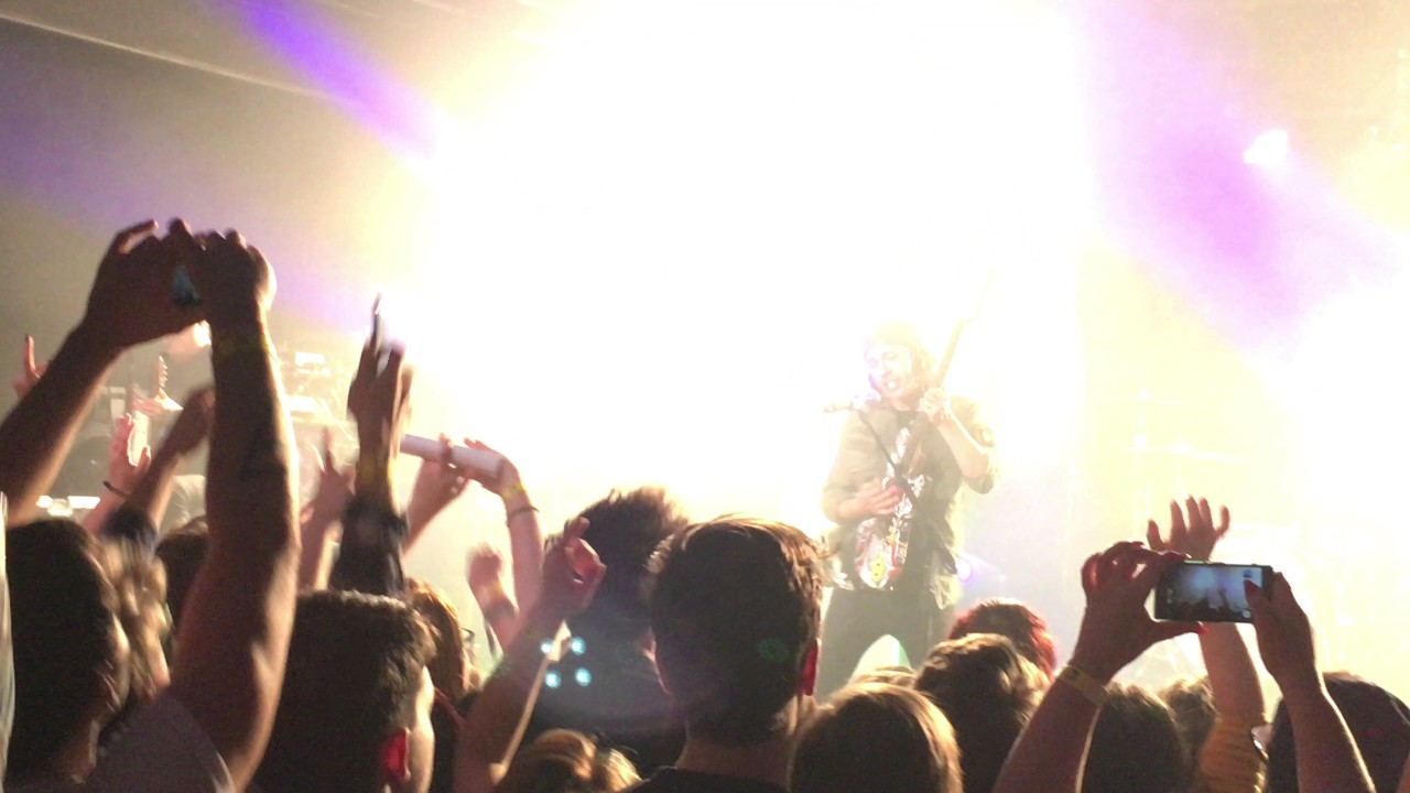 Pierce The Veil - Caraphernelia LIVE @ Dürer Kert