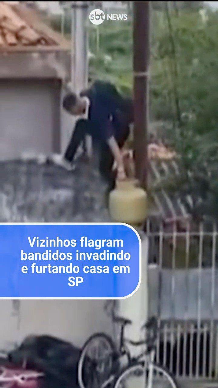 Vizinhos flagram bandidos invadindo e furtando casa em SP