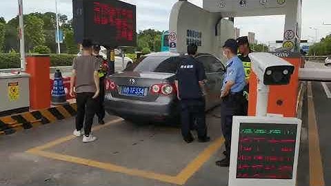 安检站小车检工作视频x-ray scanner for vehicle security checking