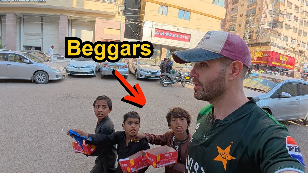 Chased By Pakistani Beggar Kids 🇵🇰