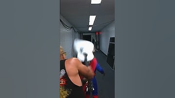 Jeff Jarrett HITS Beetlejuice with his guitar 💀