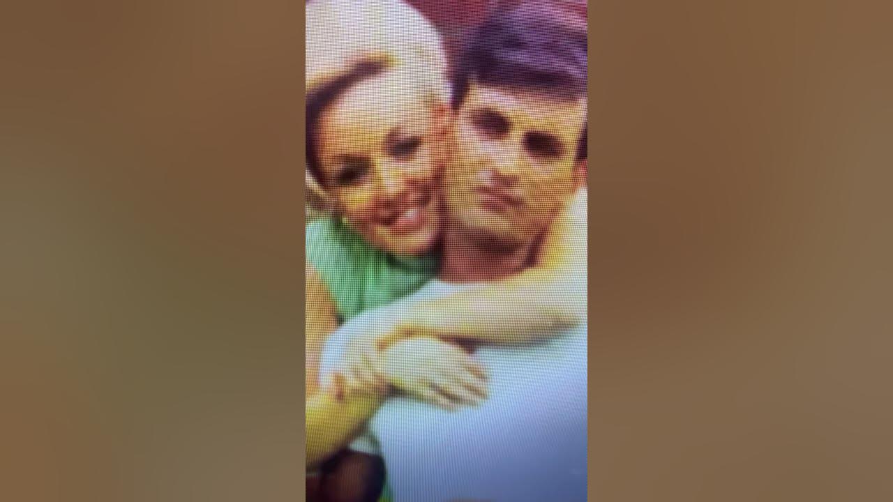 Dolly Parton sings an emotional song for her husband Carl Dean . # short