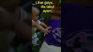 Dia takut anak ayam nyampe nabrak shorts