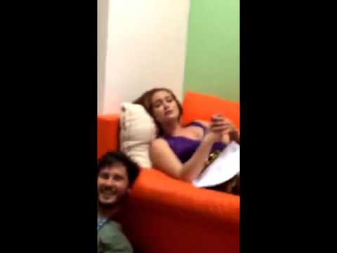 MP - Snapchat - Maria Pinna ganhando massagem nos pés