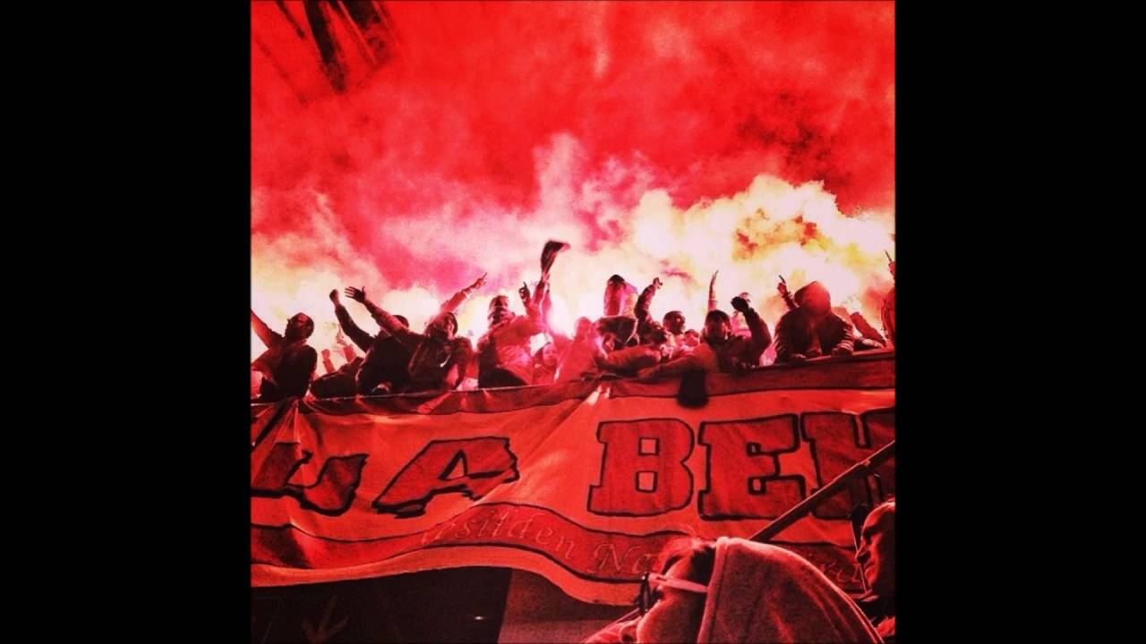 Sen Salonda Parkede !