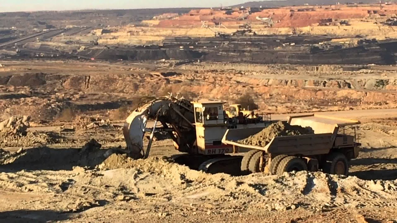 Terex RH170 Shovel Loading Hitachi Dumper - YouTube