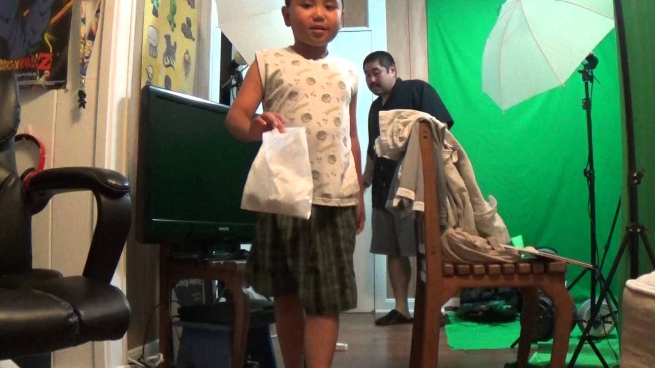 Powdered donut prank! I get dad to devour baby powdered donuts haha!