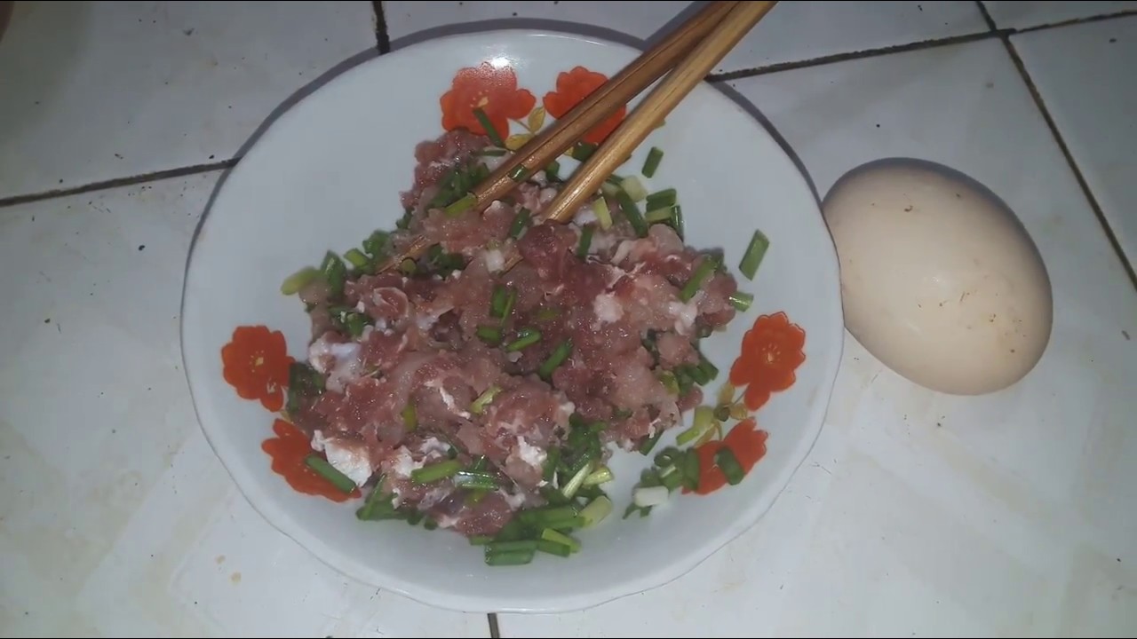 Cách nấu trứng rán thịt băm ngon! - YouTube