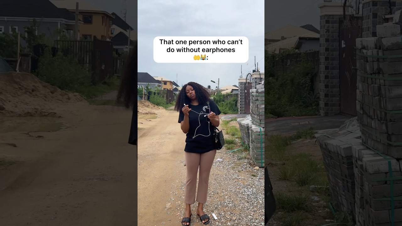 That one person who can’t do without earphones 🤲😂 #shorts #relatable