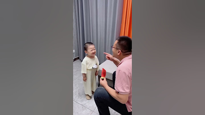 爸爸正在教儿子喊爸爸！不料却被宝宝喊出360 度大转弯😂实在太逗了#爸爸带娃 #人类幼崽迷惑行为大赏 #宝宝学说话