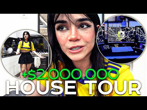 Tour House en Profundidad de Alana Flores mostrando su Casa y Setup