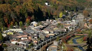 中央本線・紅葉の奈良井宿俯瞰3・特急しなの383系