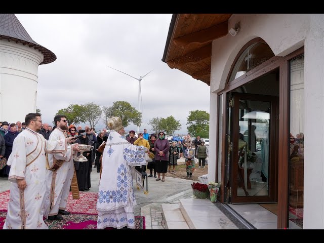 Sfințirea altarului de vară, la Schitul „Acoperământul Maicii Domnului” din județul Galați