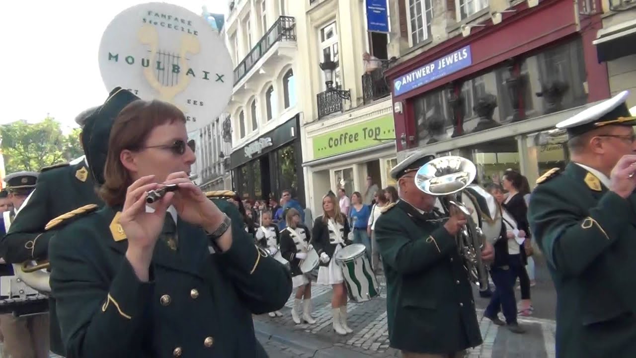 Royale union des fanfares st'cécile et ses majorettes Moulbaix
