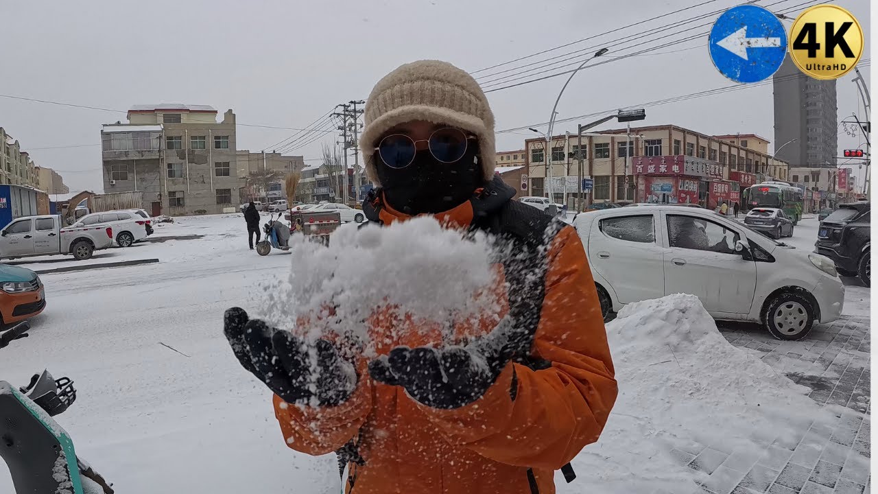 Walking in the first snow of the year | Inner Mongolia, China ❄️ [4K Natural Sound]
