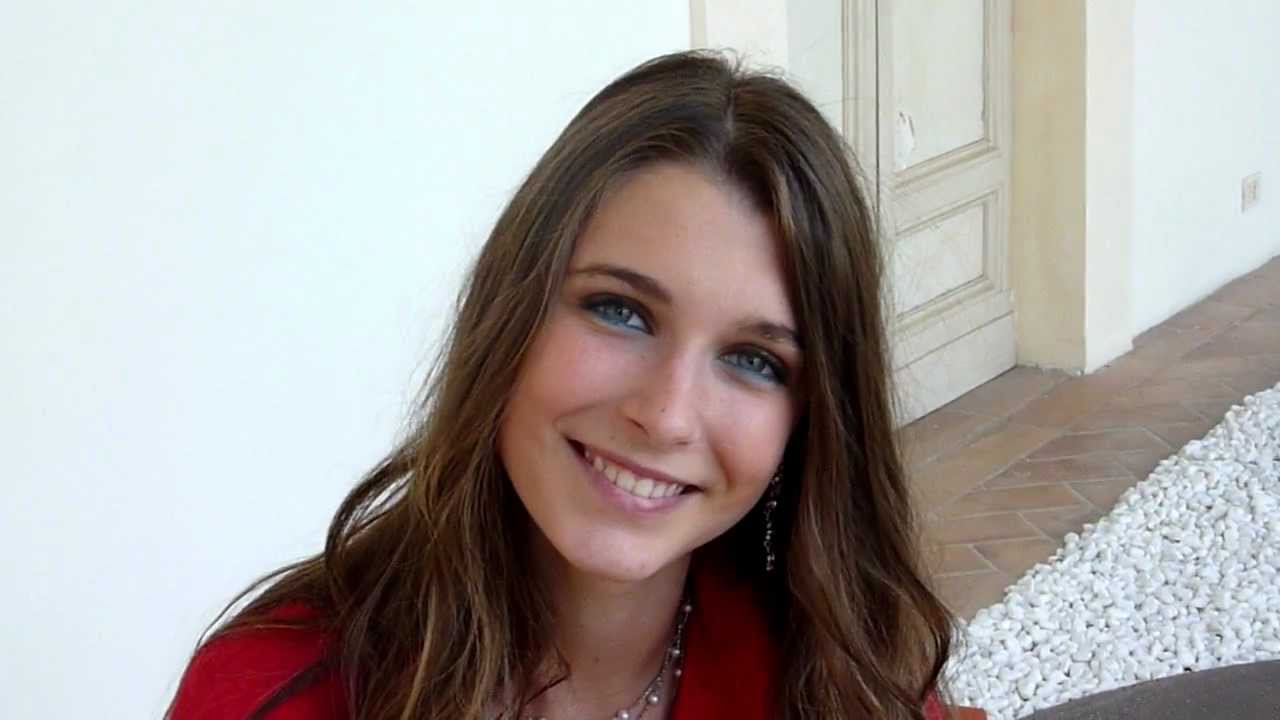 pic Silvia Mazzieri silvia mazzieri miss cinema 2010 testimonial di vini nel mondo 2011