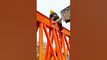 The process of installing the screws on the iron frame of the breaker = it is worth sharing