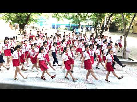 Video Em là mầm non của Đảng - youtube