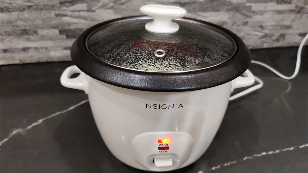 Best Buy: Insignia™ 2.6-Quart Rice Cooker White NS-RC14WH7