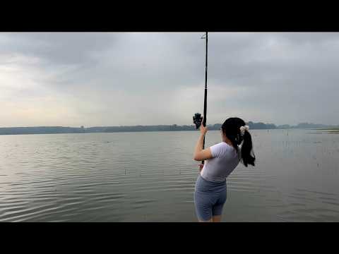 Thử Thách 24H | Cắm Trại & Câu Cá Đón Bão Lớn Tại Đập Bán Thiên Nhiên