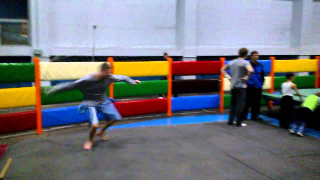 Всем кикинг посоны!