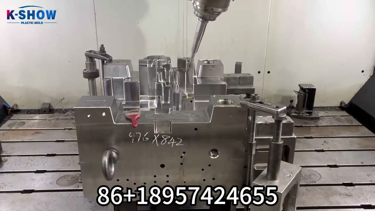 In injection molding machine mold processing, we create smooth cavities