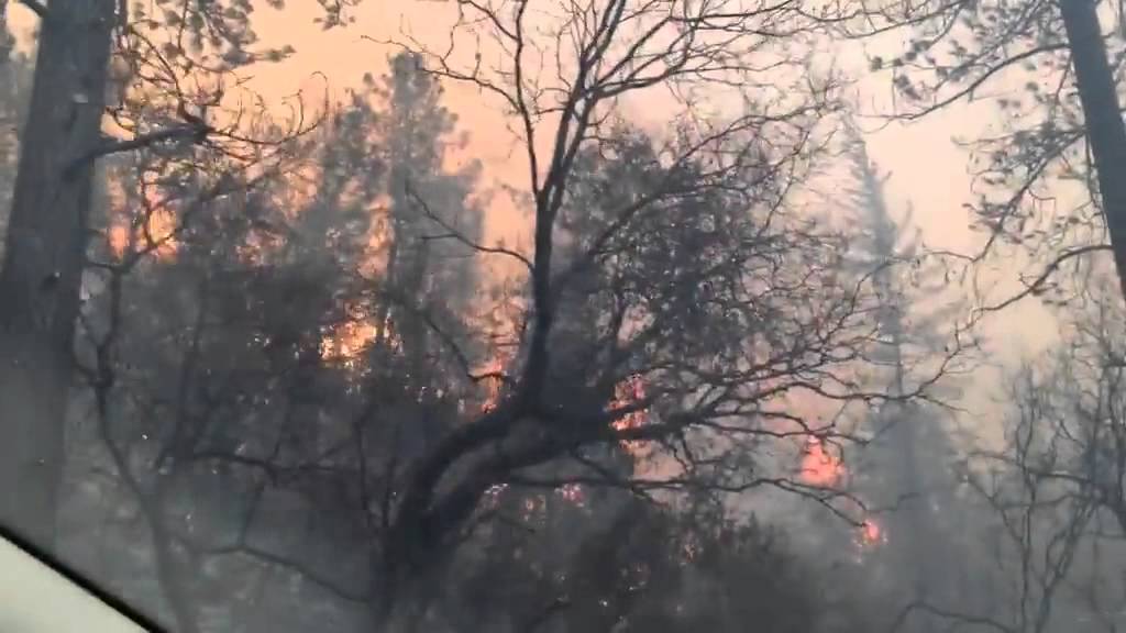 Intense flames rage along Hwy. 26 near Mokelumne Hill YouTube