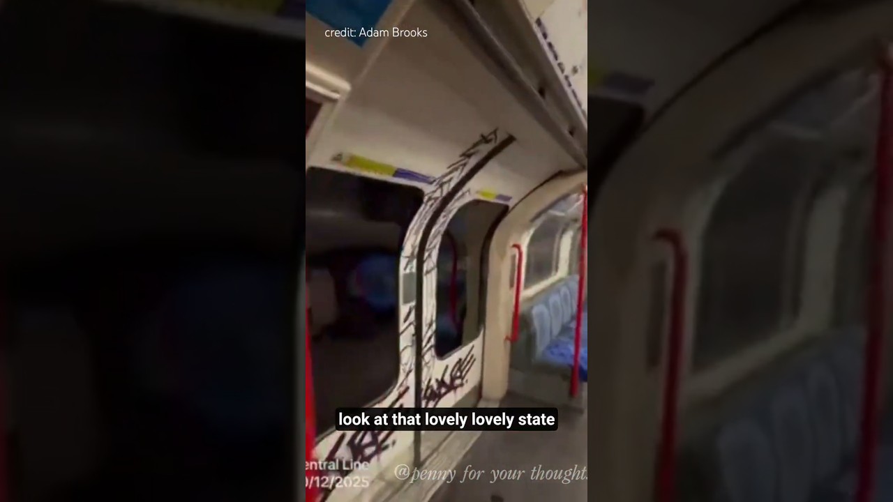 «Посмотрите, в каком состоянии оно находится», — Адам Брукс о лондонском метро.