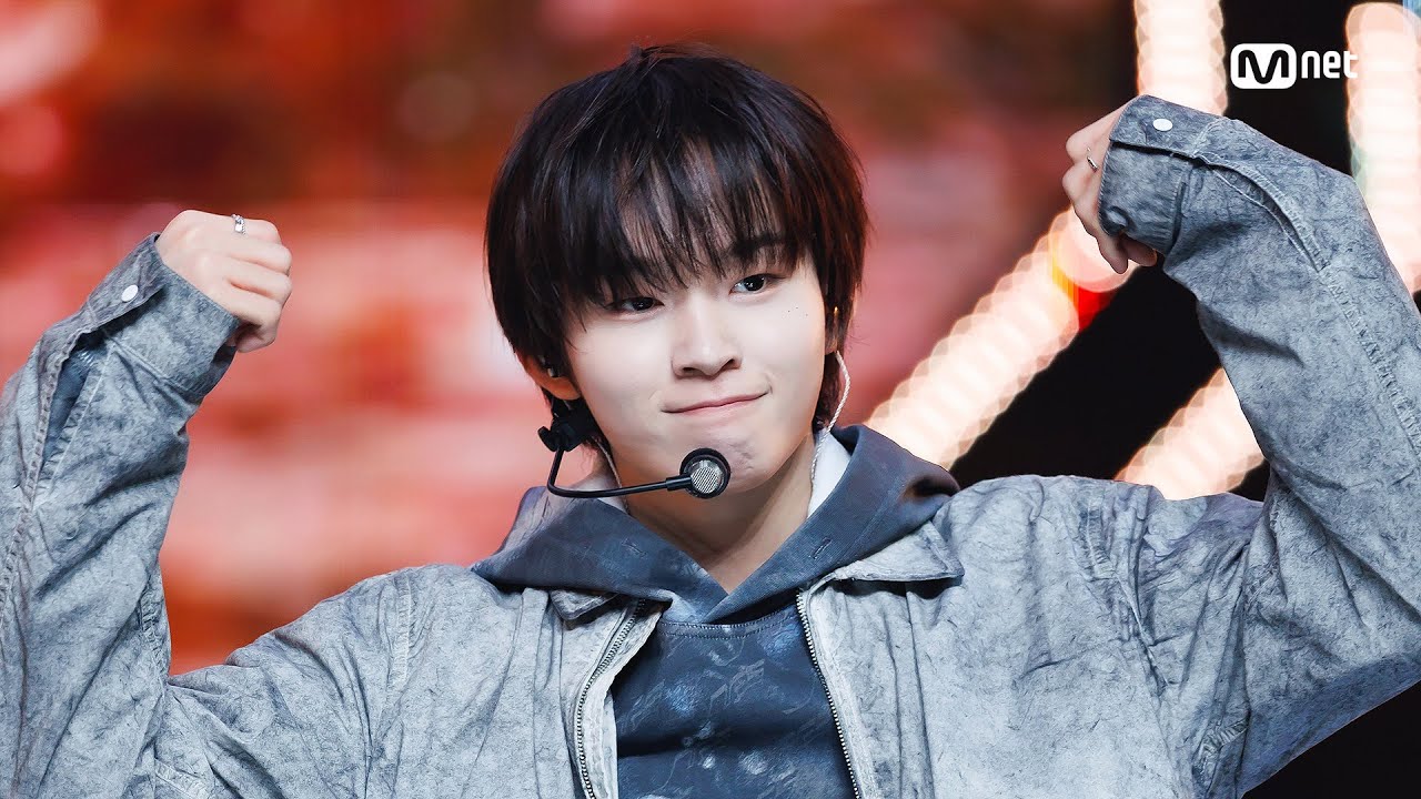 KickFlip(킥플립) - Knock Knock #엠카운트다운 EP.876 | Mnet 250220 방송