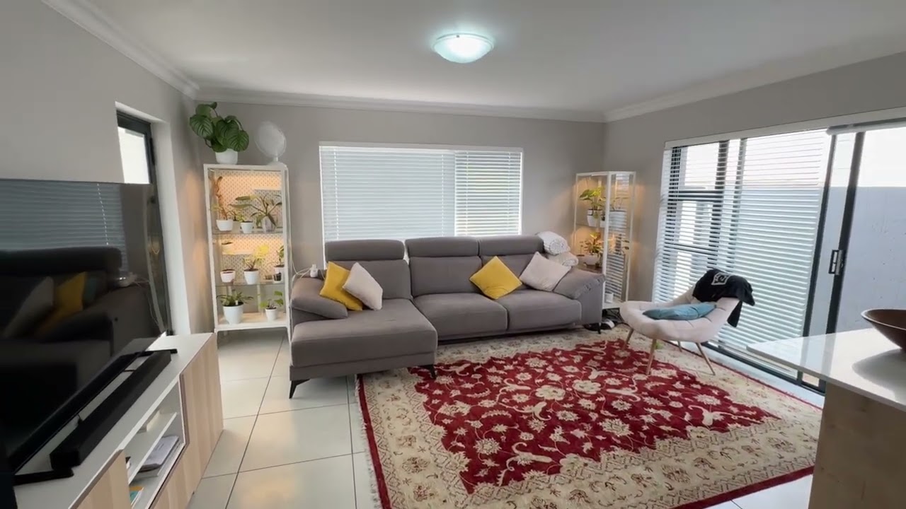 Mountain-View Modern Sanctuary in Fijnbos Paradys