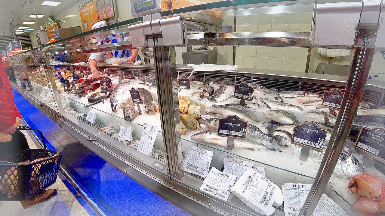 RUSSIA 2018: Shrimp & fish shopping in Russian provincial supermarket