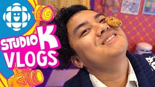 Studio K Vlogs: Tony and the Office Play The Minute To Win It Cookie Challenge | CBC Kids