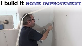 How To Drywall Without Sanding Part 2 - The Inside Corner And Screw Heads
Details on how to tape the inside corner and put the first coat of compound on one side. Also, a bit on filling the screw heads. How To Drywall Without Sanding Part 2 - The Inside Corner And Screw Heads
