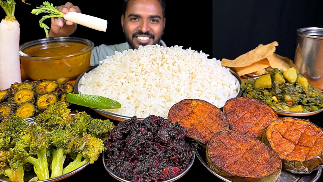 Eating Dal Chawal Baingan Fry Lal Saag Bhaji Brocoli Fry Karela Fry Palak Aloo Matar Sabji & Muli 