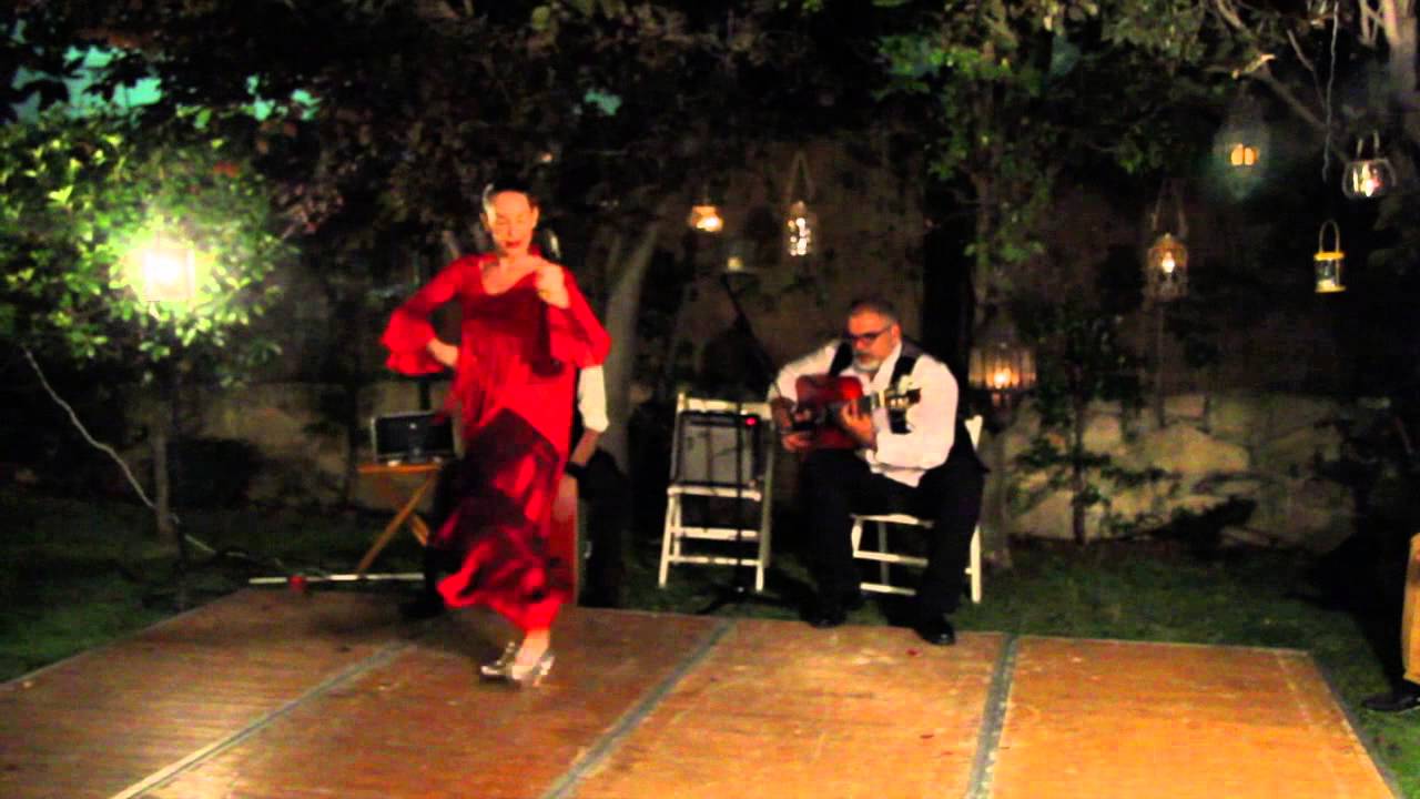 Pilar Beltrán baila por bulerías