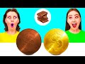 الغذاء الحقيقي مقابل الغذاء الشوكولاته التحدي | مواقف مضحكة