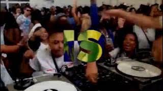 S6 BOY & JC Sona  Feat KNS Tha Engineer - UR DJ SUX (LYRIC VIDEO)