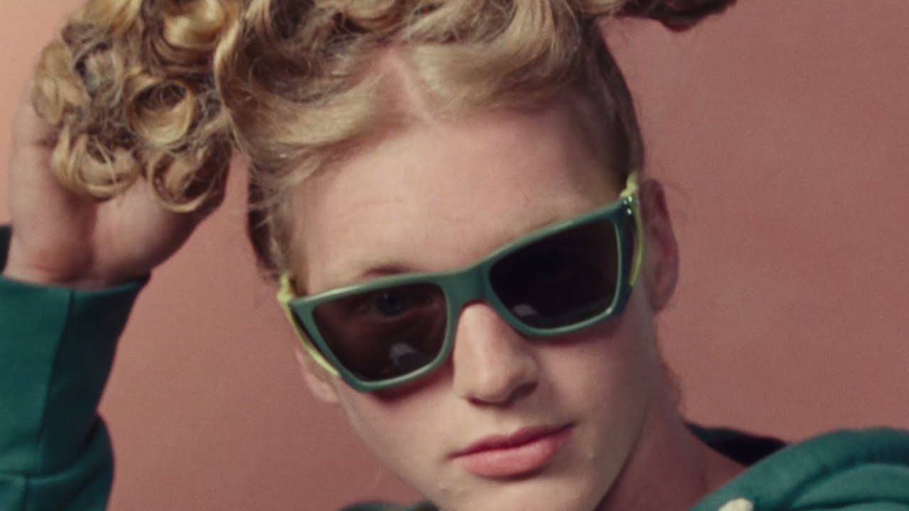 JW Anderson」から「Persol」とコラボしたサングラスが発売！ | Numero