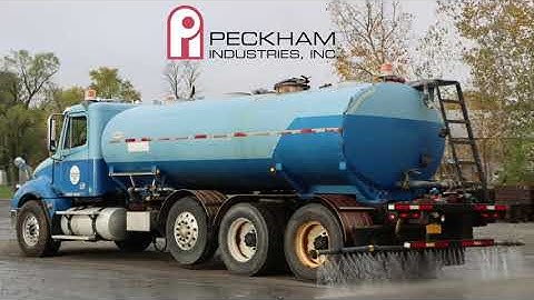 Treating Dusty Roads With Liquid Calcium Chloride